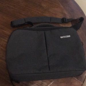 InCase: Reform 15" Brief with TENSAERLITE